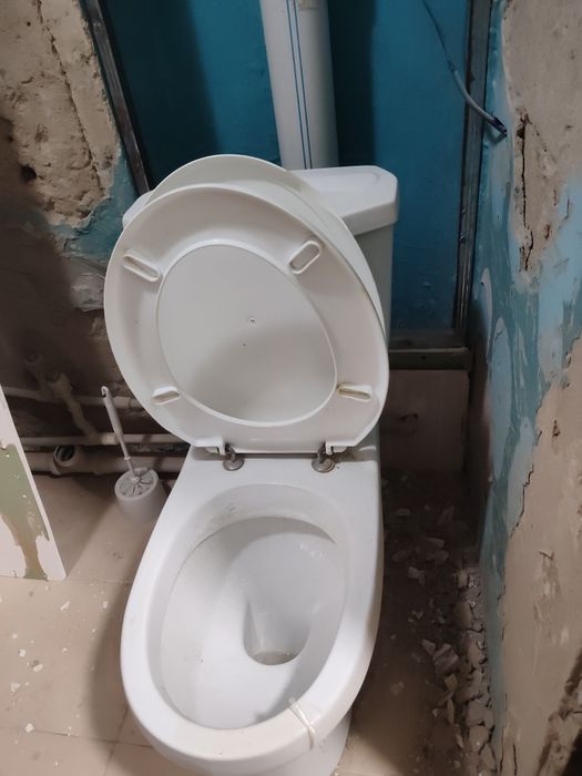 Продам б/у унитаз