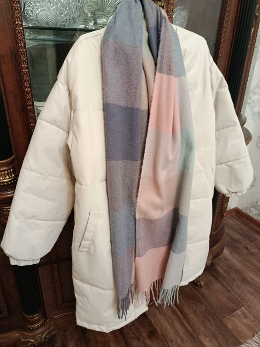 Куртка с шарвом 5000 тг