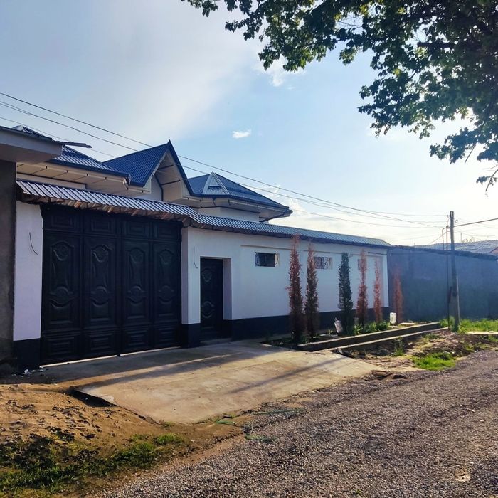 Keles Abdiraxmonda Uy sotiladi 3 sotix 15/20