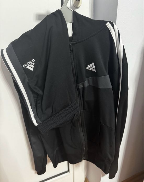 Комплекти S.