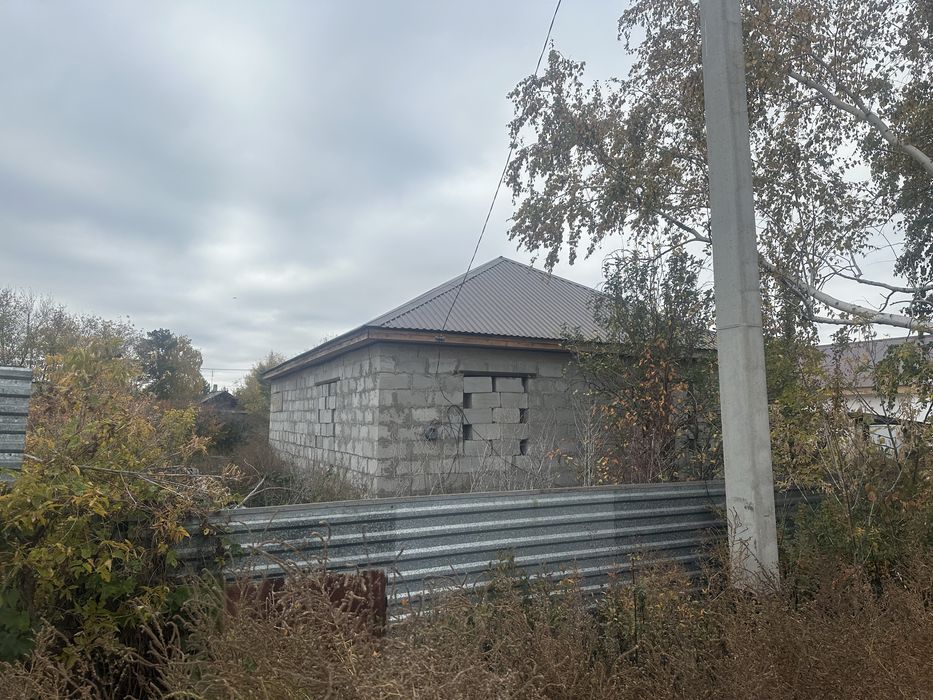 Продаю недостроенный дом