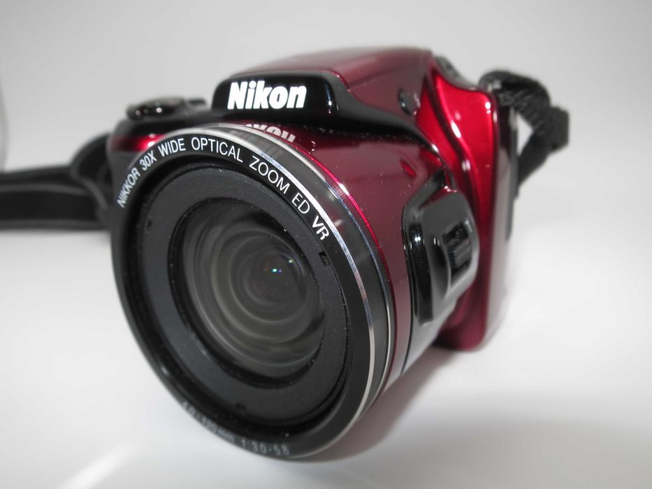 Nikon Coolpix L820 компактен цифров фотоапара с огромен 30х оптичен зум, full-hd видео, дигитална камера, работи отлично и в състояние КАТО НОВА