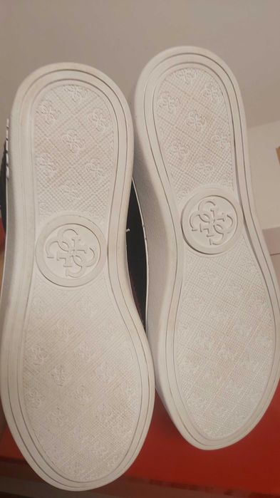 Обувки Guess - Номер 38