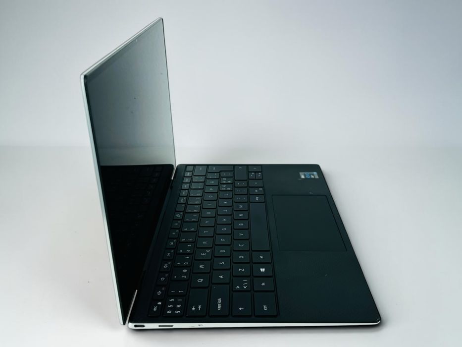 Лаптоп Dell XPS 9310 13" OLED 4K+ Touch i7-1185G7 16RAM 512GB SSD Отличен! Гаранция!