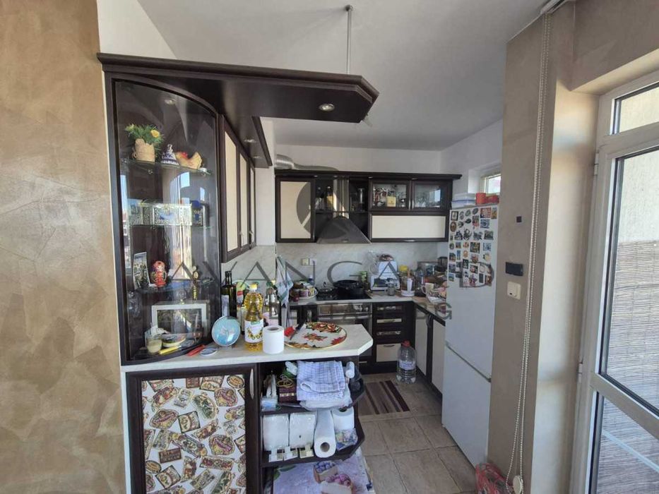 Продава се Тристаен апартамент в Пловдив, Кючук Париж - 103 кв.м за 2525 €/кв.м - Снимка #2