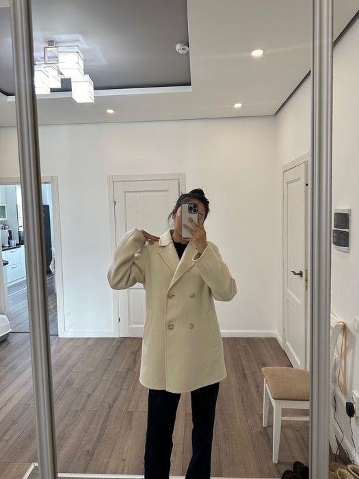 Пальто Uniqlo, бежевое