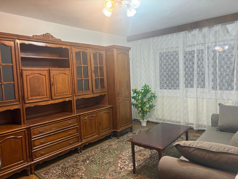 Inchiriez apartament