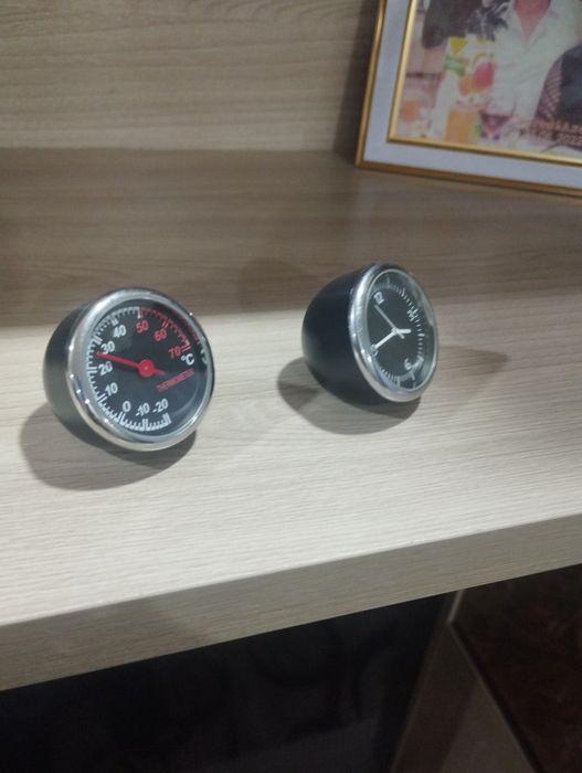 Продам часы и термометр (пара)