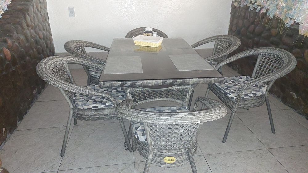 Б/у Стол стул комплект сотилади холати яхши