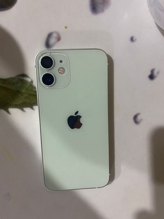 Iphone 12 mini.