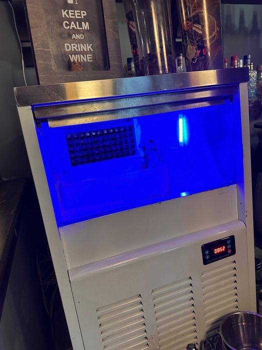 Льдогенератор продам