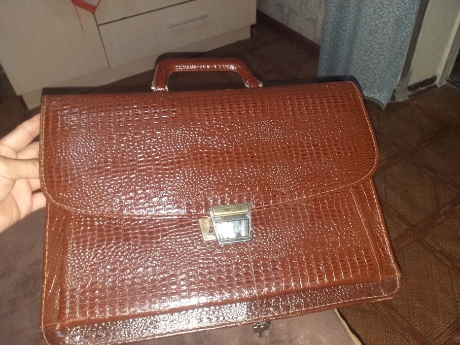 Портфель кожанный