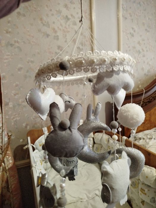 Погремушка для детской кровати