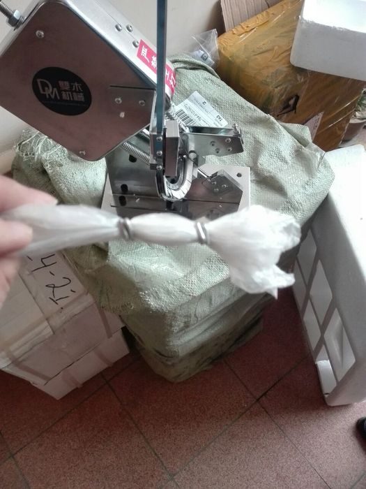 Клипсатор Клипсы в большом объёме используется в колбасном сырном брол