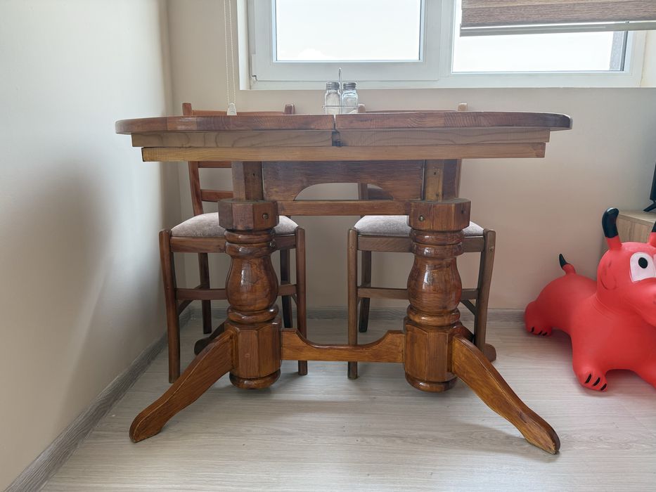 Трапезна разтегателна маса от чам