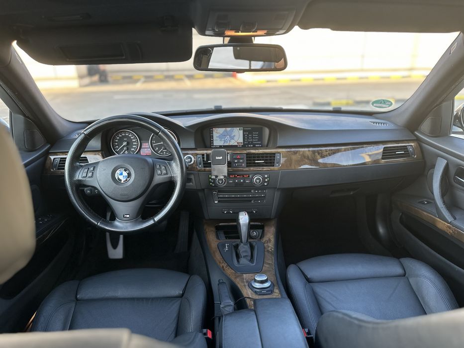 BMW E90 330d M Sport Original | M57 231 CP | Trapă | Keyless | Xenon Adaptiv