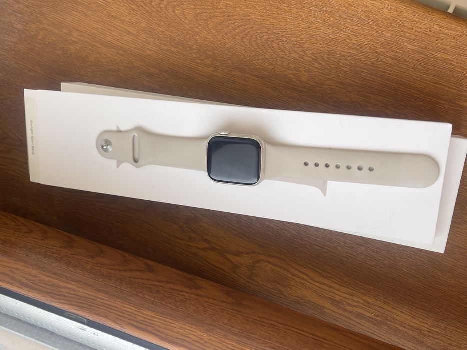 Продам Apple watch 8 41 мм