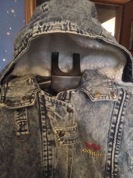 Пальто новое зимнее, джинсовые.