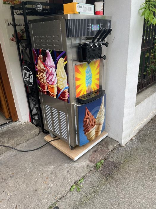 Inchiriez masina de inghetata profesionala