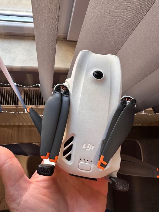 дрон dji lito 1 перфектен в гаранция плюс батерия и хъб