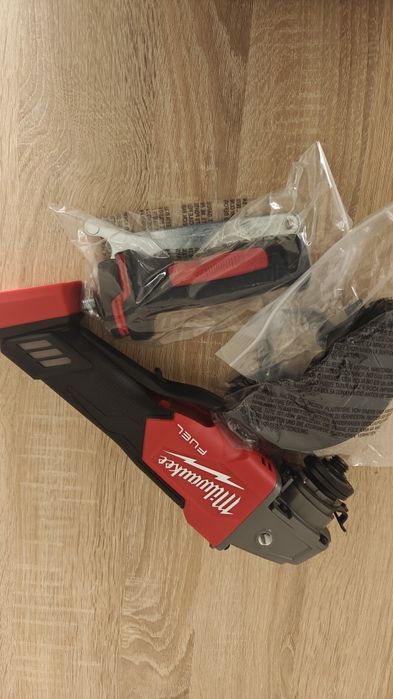 Flex milwaukee de 125 model destinat pie