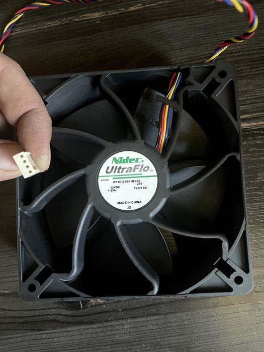 Продам куллера  15 Delta Electronics  \  12 Nider UltraFlo