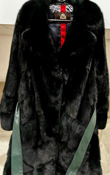 Продам норковую шубу