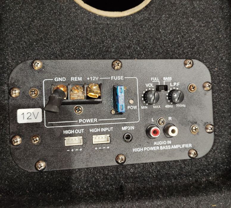 Почти новый сабвуфер