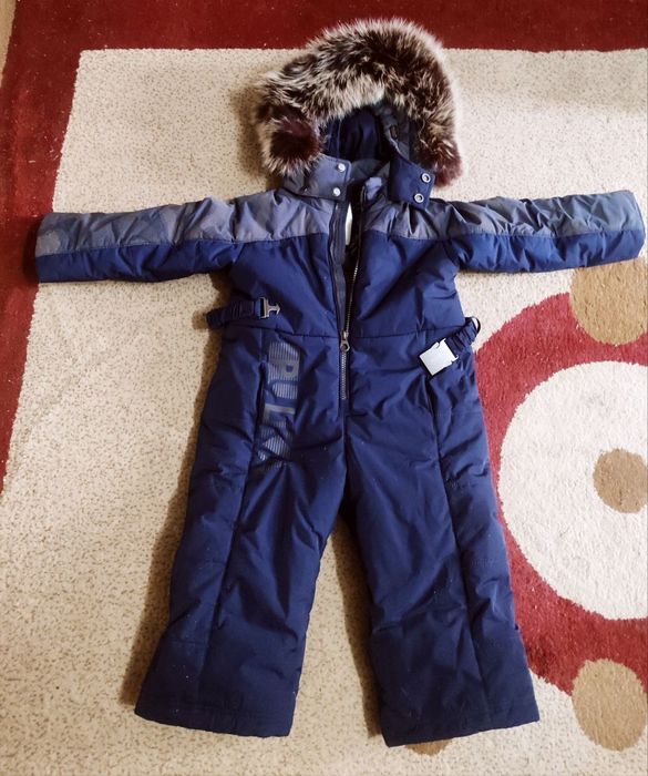 Продается теплый комбинезон на мальчика