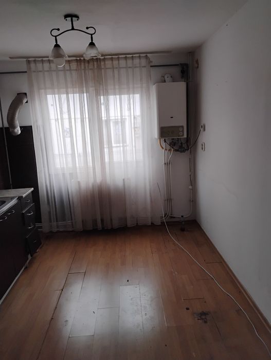 Vând apartament in Moinești