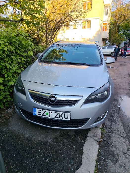 Astra j 2011  . .