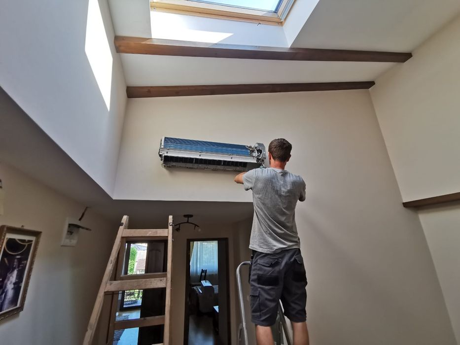 Montaj/ instalare aer conditionat/încărcare AC