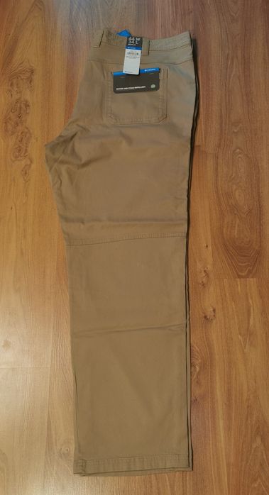 Pantaloni Columbia, noi (eticheta), Omnishield - hidrofug si rezistent la pete, 98% bumbac, regular fit, marimea 44 x 34 (XXL), talie 122 cm.