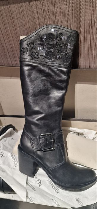 Дамски ботуши с ток