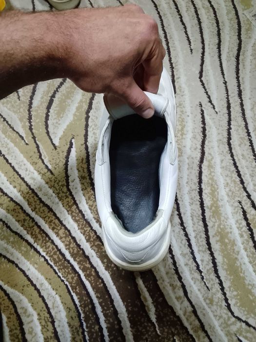 Продаю кроссовки из натуральной кожи Размер 44