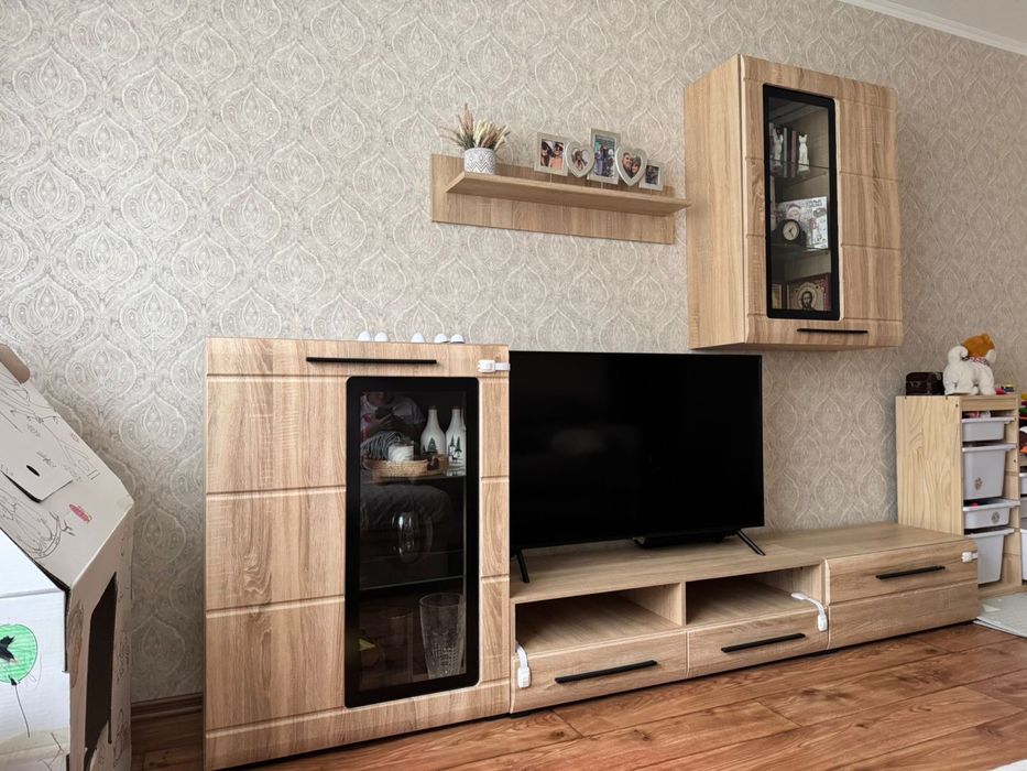 Продам стенку в зал