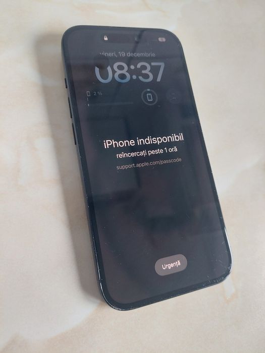 [15] Vând Apple iPhone 15 [spart pe spate] [pentru piese] //poze reale