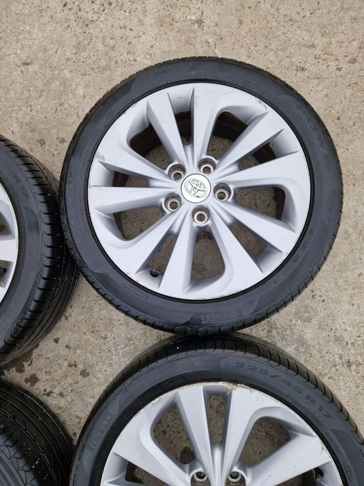 Roti Toyota Auris R17