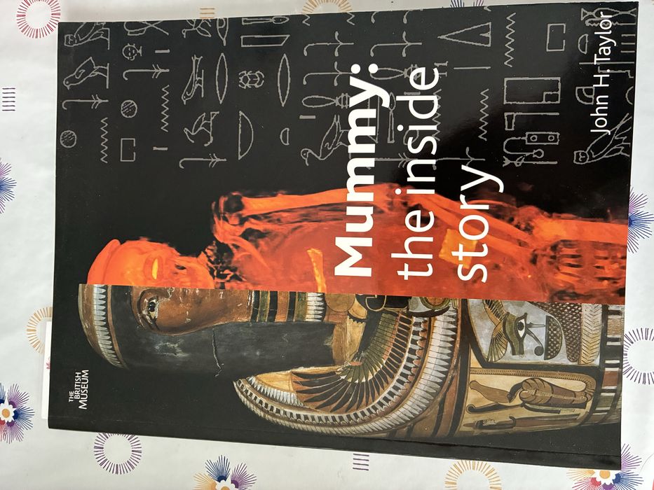 Енциклопедия за мумиите на английски