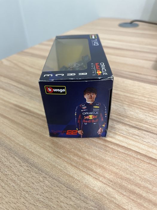 машина формула 1 red bull