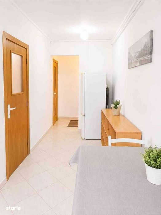 Garsoniera spatioasa de vanzare Brasov etaj 2/3 — fotografia 3
