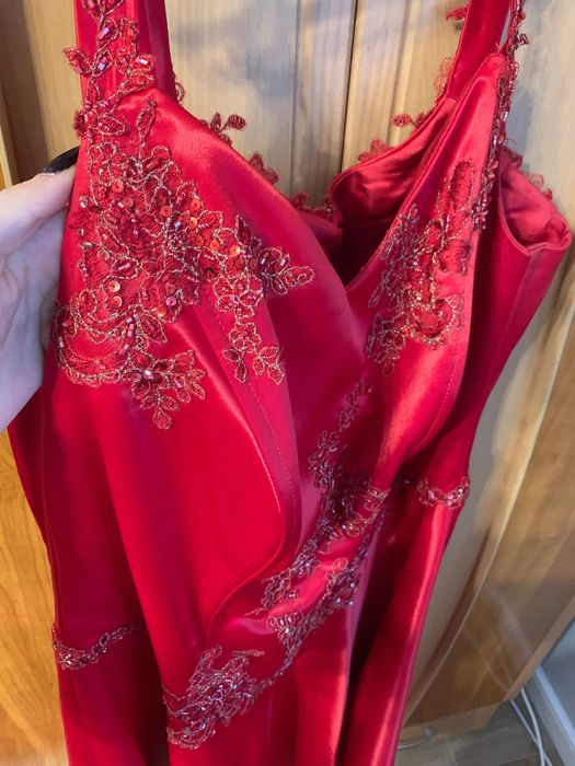 Rochie rosie din satin