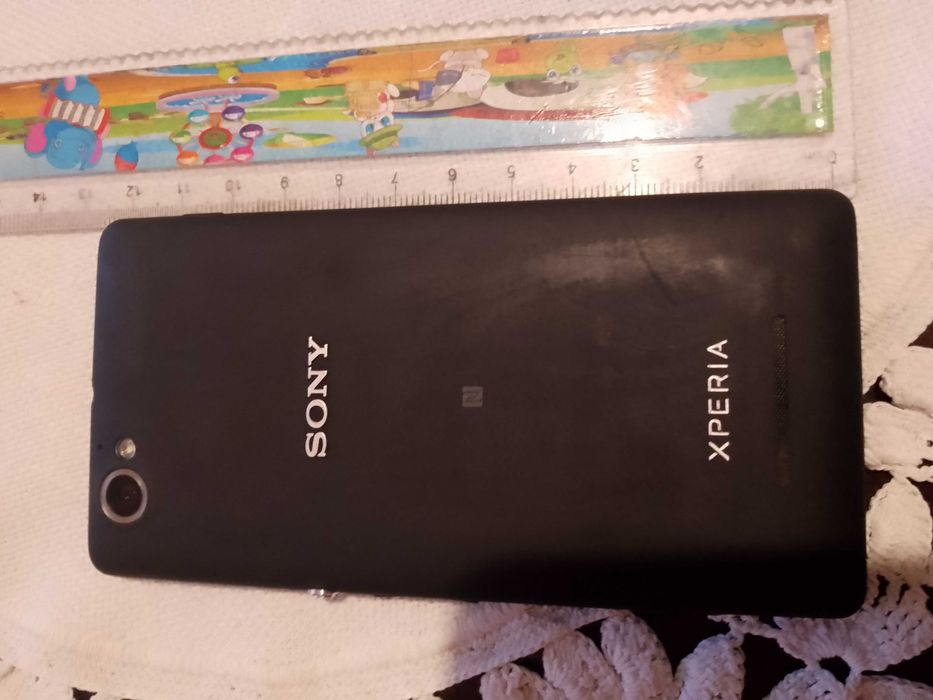 Продавам мобилен телефон SONY EXPERIA M