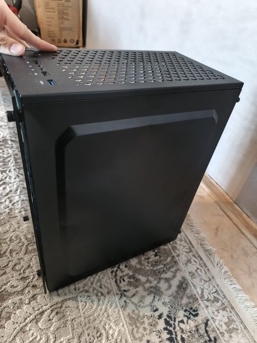 Продам корпус и мат плату