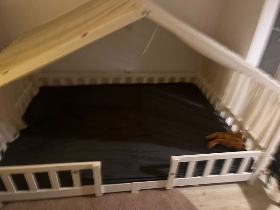 Pat copii tip casuta saltea inclusa