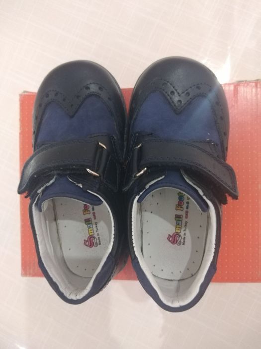 Продам детскую обувь