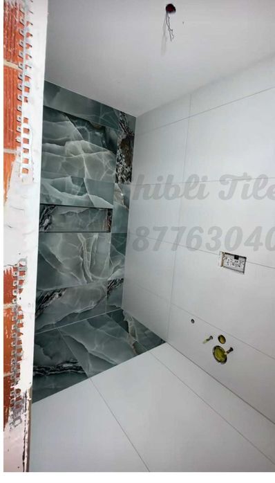 Професионално лепене на плочки и ремонт на бани