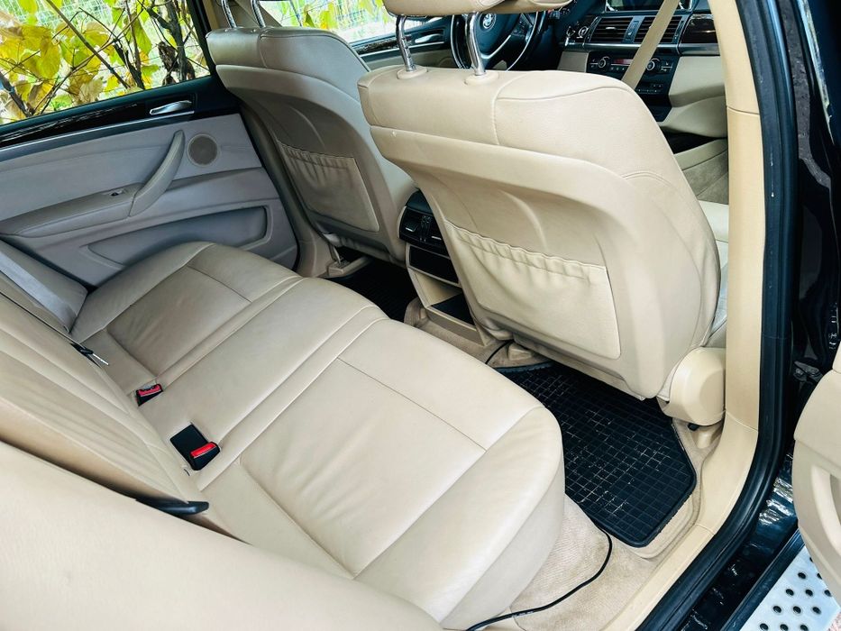 Vând BMW X5 2013