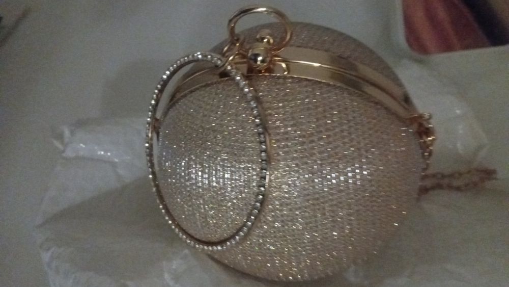 Продам платья  разные
