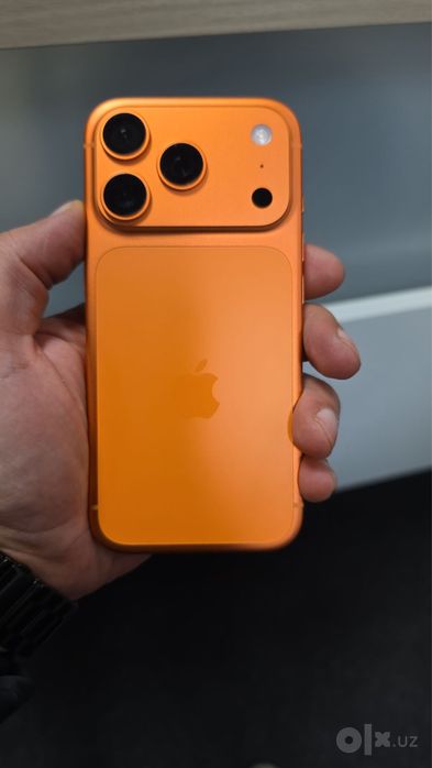 Айфон 17pro max, 300 цикл 98% , состояние идеальное , есть документы